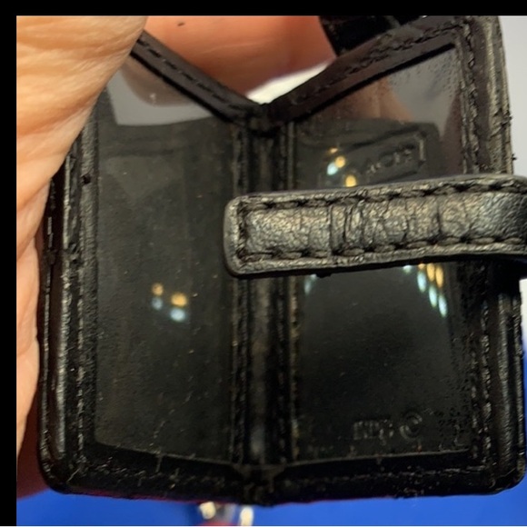 Coach Signature  keychain photo  Key Fob Black Patent Leather 📌 stickiish - Picture 2 of 5